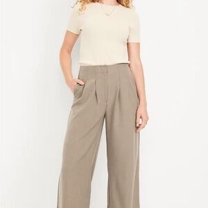 NWT: High-Waist Wide-Leg Pants in Taupe